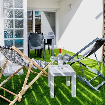 Apartmán Du Centre Joli Renove Avec Coin Nuit Terrasse Et Parking Prive *