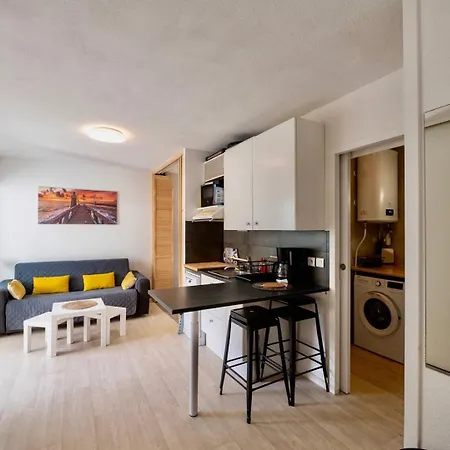 Du Centre Joli Renove Avec Coin Nuit Terrasse Et Parking Prive