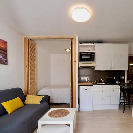 Apartmán Du Centre Joli Renove Avec Coin Nuit Terrasse Et Parking Prive